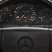 MERCEDES W124 E500